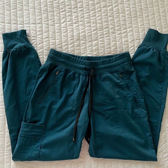 Grey’s Anatomy by Barco joggers - Picture 2 of 6